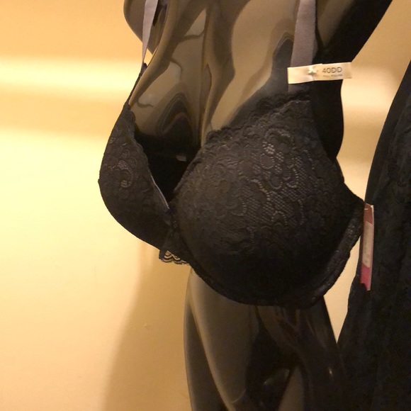 Bras 40DD - Picture 2 of 4